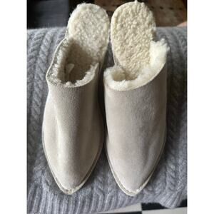 Free People Nova Cozy Fur Lined Mule Slippers Sz 39.5” oatmeal shearling flat